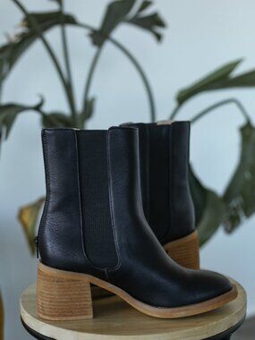 Black Boots